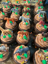 Load image into Gallery viewer, Custom Cakes & Cupcakes