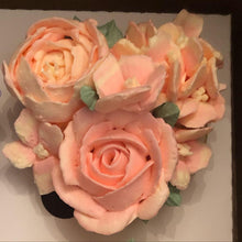 Load image into Gallery viewer, Piped Flower Cupcakes