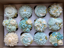 Load image into Gallery viewer, Piped Flower Cupcakes