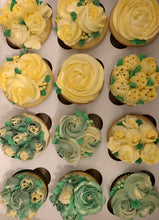 Load image into Gallery viewer, Piped Flower Cupcakes